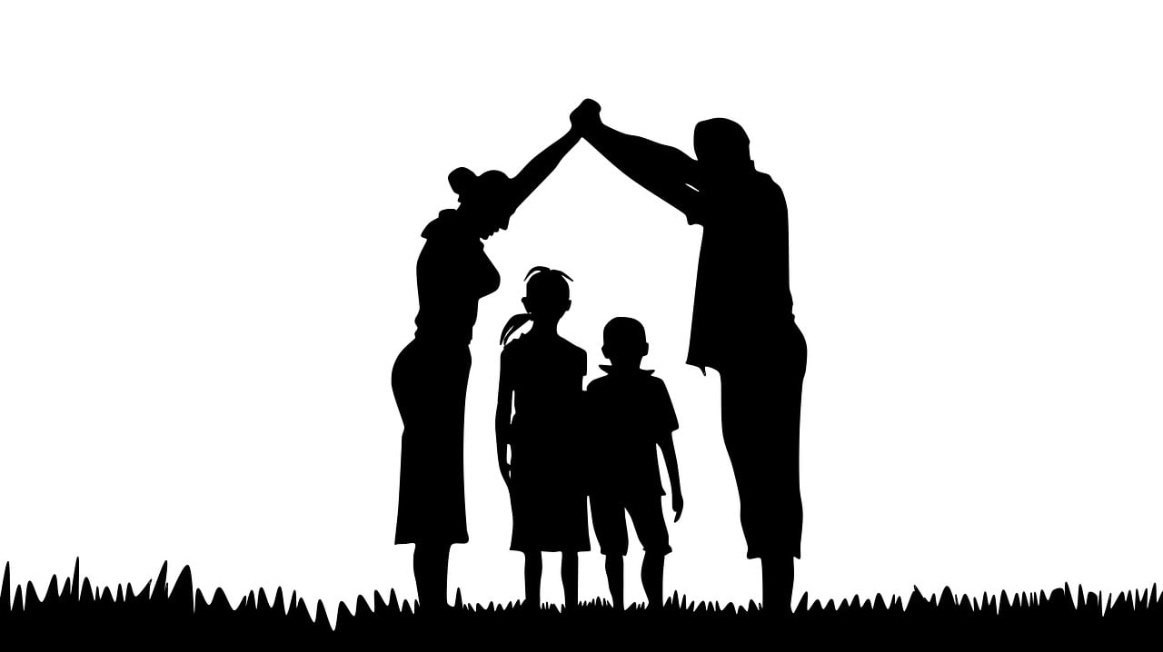 family, silhouette, prayer-1266188.jpg